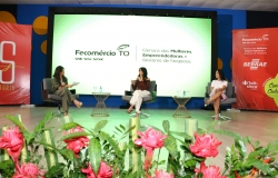 ​Com auditório lotado, Programa de Mentoria Elas por Elas é lançado com presença da influencer Camila Coutinho