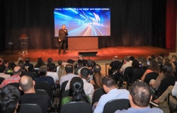 Fecomércio, Confere, Core-TO e Sirecom-TO fortalecem capacitação da categoria com palestra sobre IA e futuro dos negócios