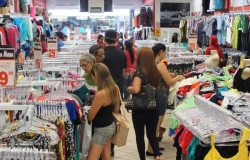 CNC defende diálogo e segurança jurídica após nova prorrogação de regra sobre trabalho em feriados