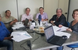 Sindhorbs e Singarehst fecham Convenção Coletiva da classe hoteleira e afins 