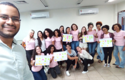 ​Voluntários ministram cursos para participantes do projeto Sementes Empreendedoras