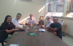 Diretores da Fecomércio recebem gestores do Sicoob em Gurupi